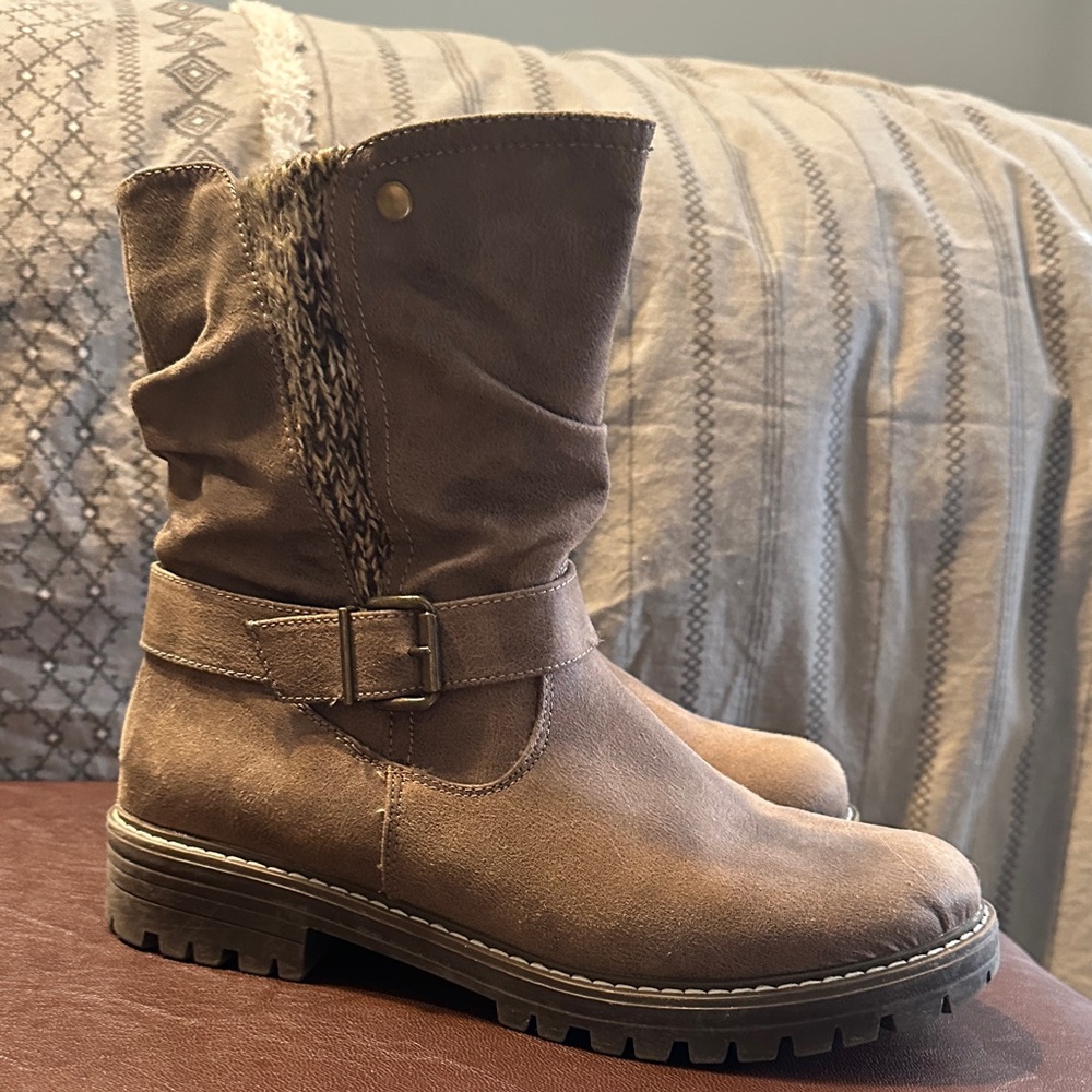 Cliffs by WHITE MOUNTAIN Tan Ankle Boots